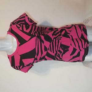 Hide &‎ Seek Hot Pink and Black Graphic Tee